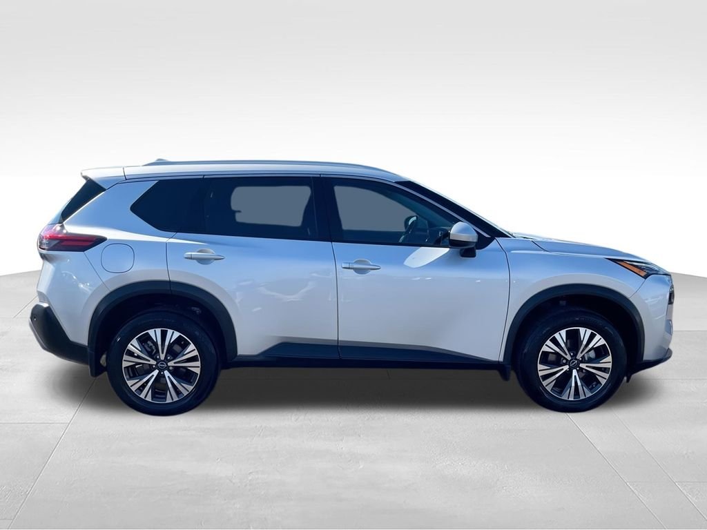 Used 2023 Silver Nissan SV image 9