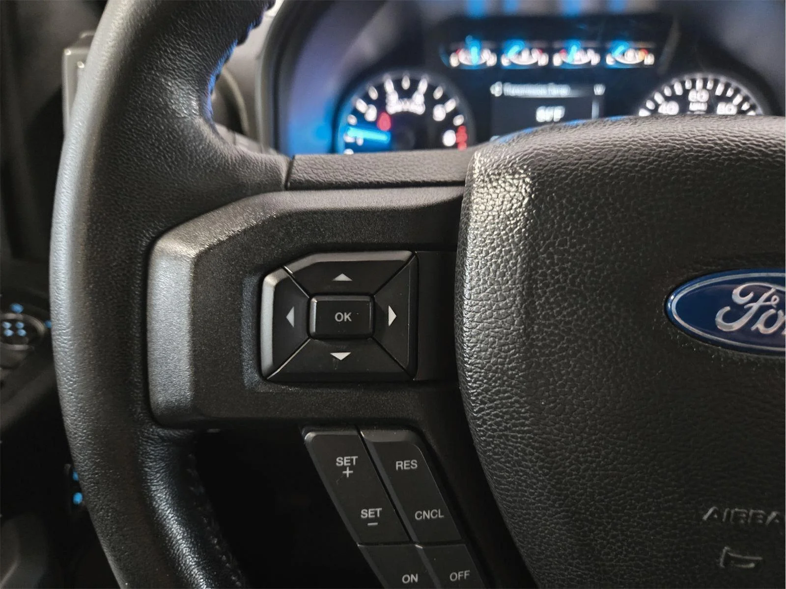 Used 2017 Oxford White Ford XLT image 17
