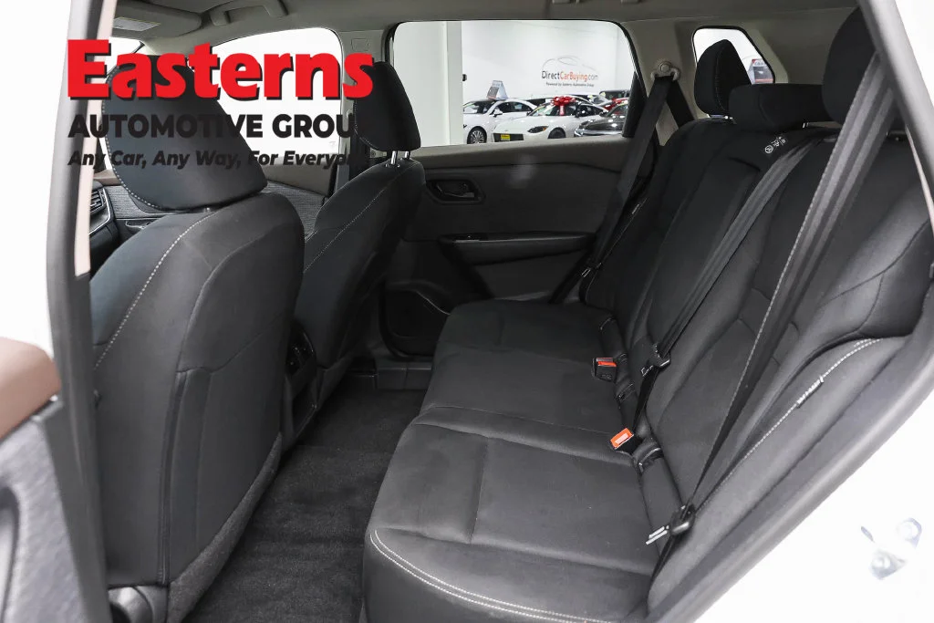 Used 2023 White Nissan S image 22