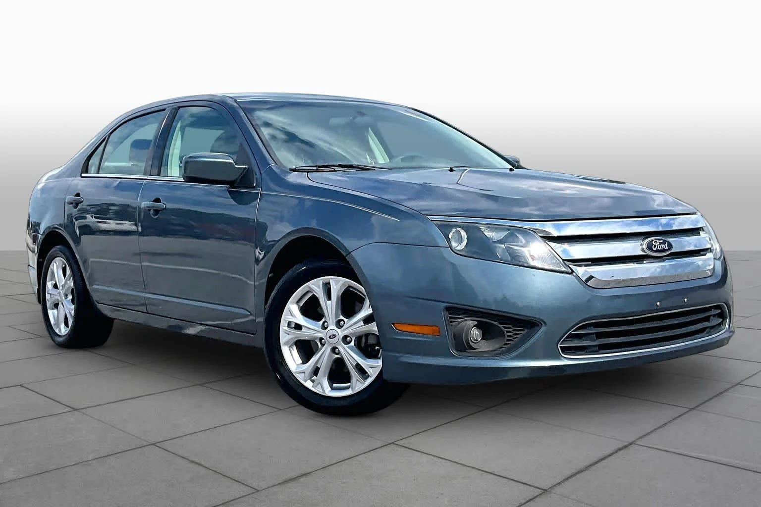 Pre-Owned 2012 Ford Fusion SE