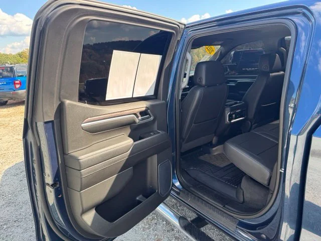Used 2022 Blue Chevrolet LTZ image 11