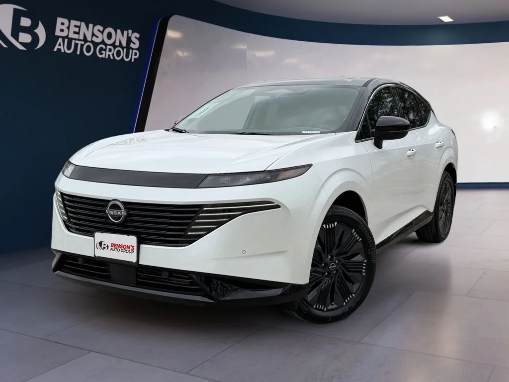New 2026 White Nissan Platinum image 1