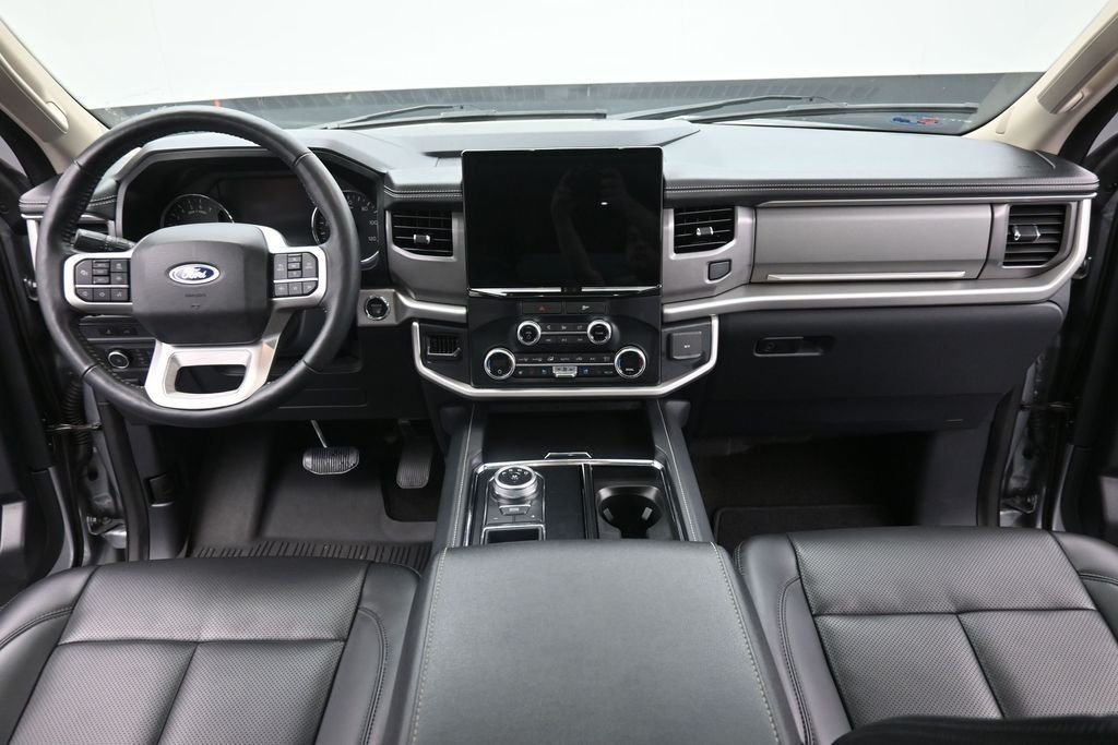 Used 2022 Silver Ford XLT image 16