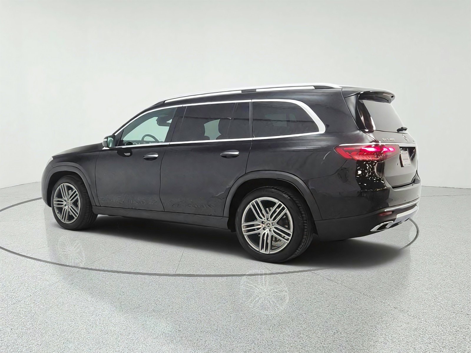 Certified Used 2026 Obsidian Black Metallic Mercedes-Benz GLS 450 4MATIC® SUV image 7
