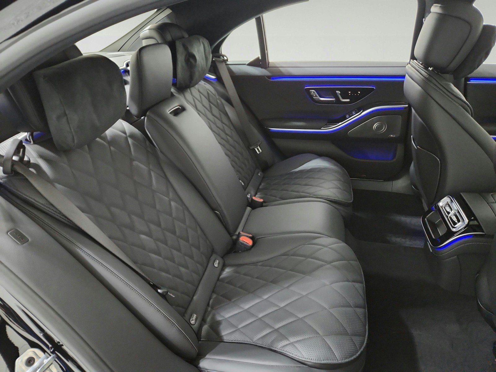 Used 2026 Obsidian Black Metallic Mercedes-Benz S 580 image 21