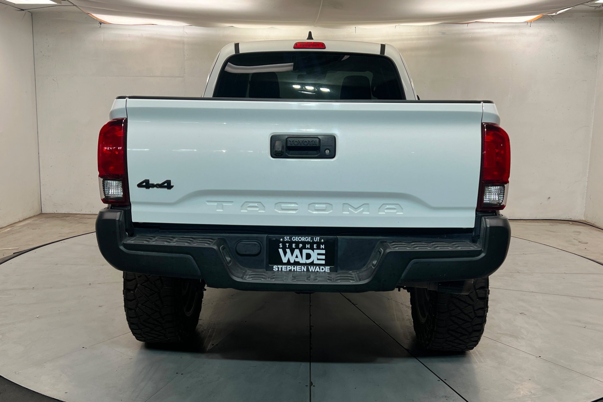 Used 2022 White Toyota SR image 5