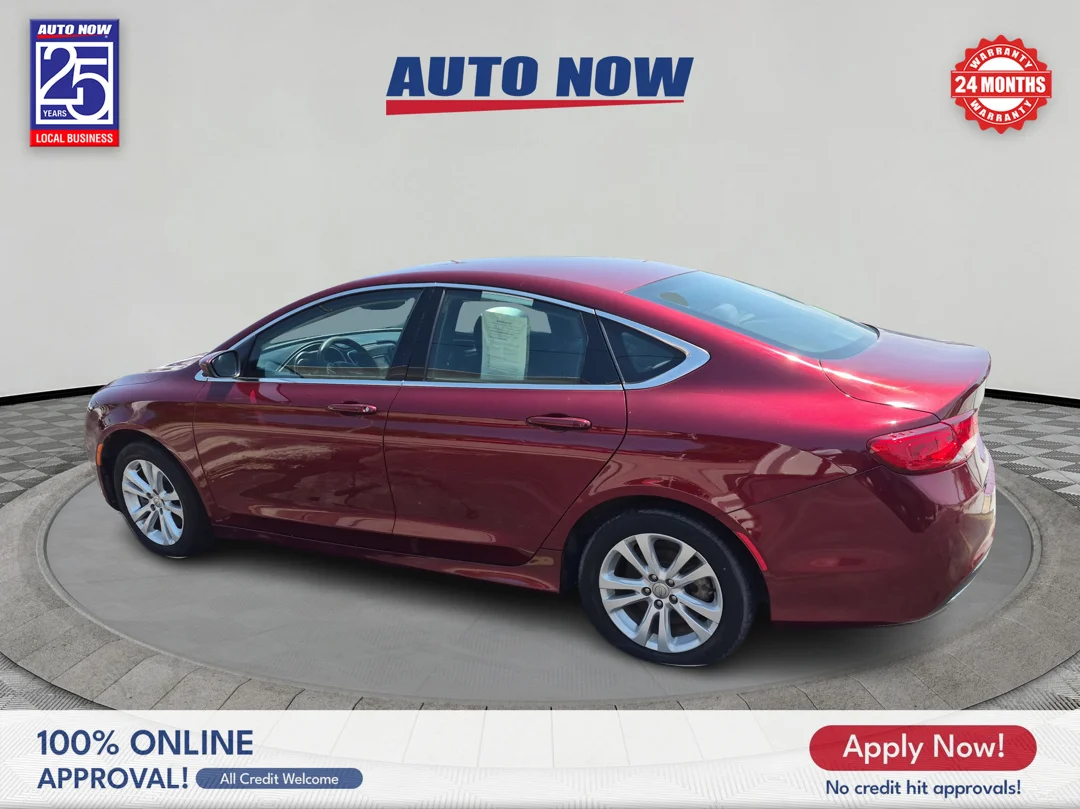 Used 2015 Velvet Red Pearlcoat Chrysler Limited image 4
