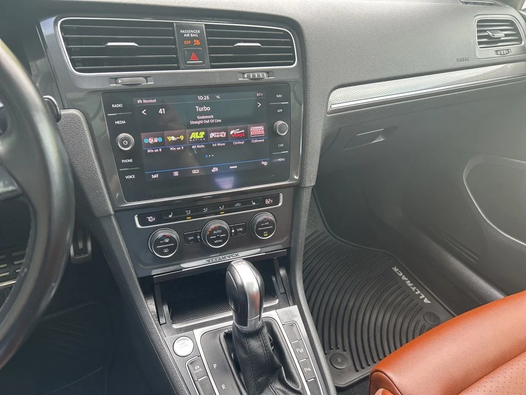Used 2018 Black Volkswagen  image 10