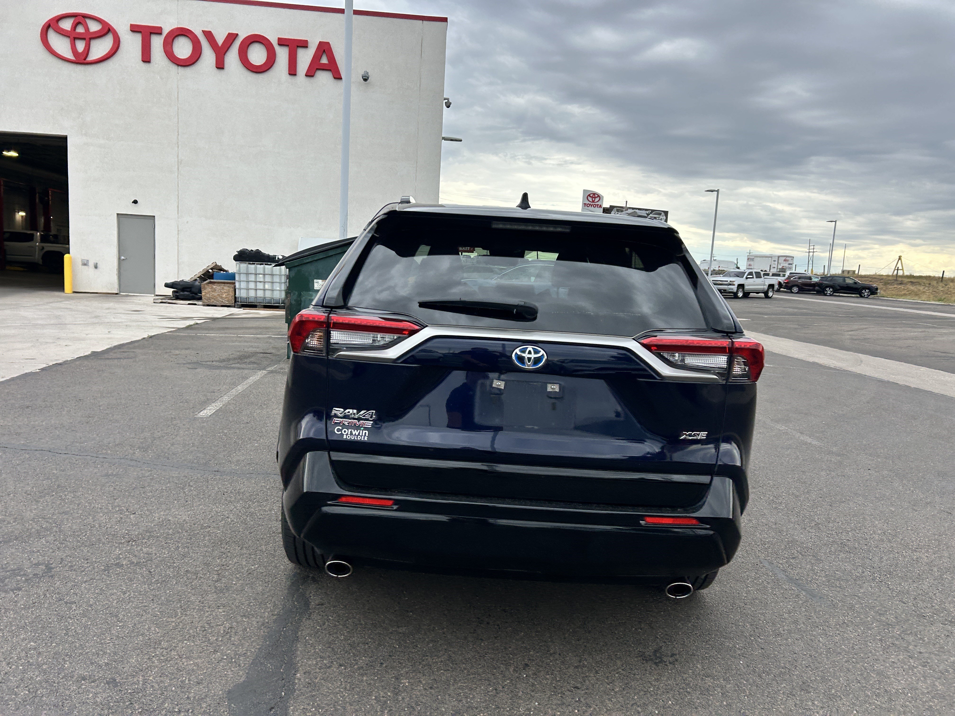 Used 2024 Wind Chill Pearl Toyota Hybrid XLE Premium image 4