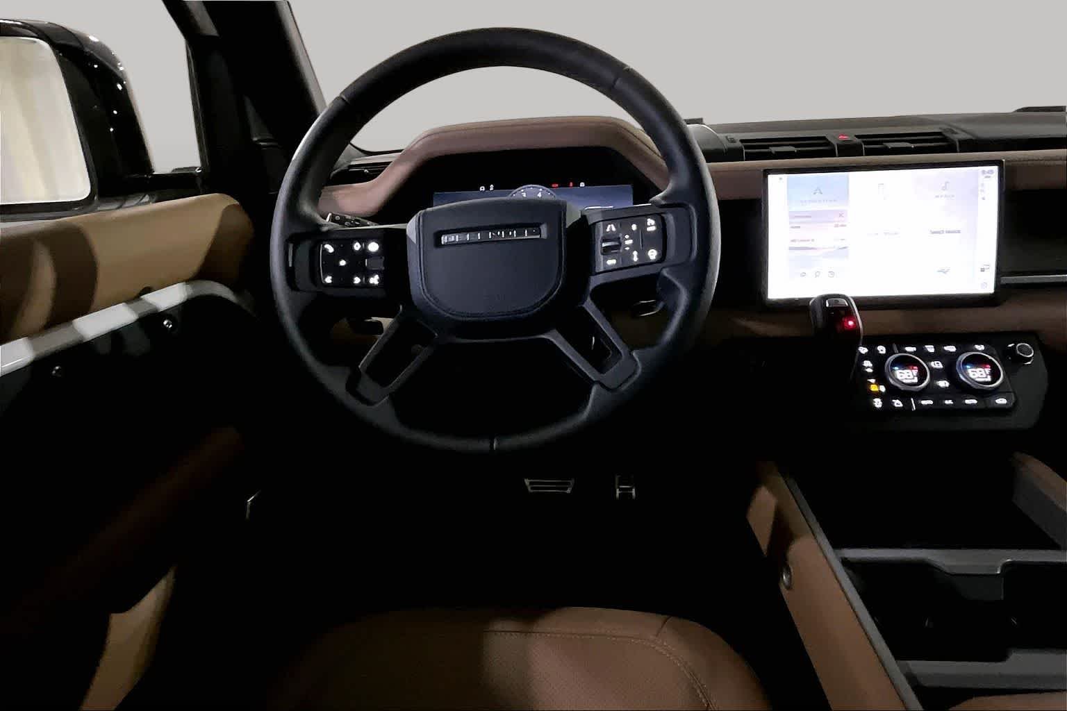 Used 2025 Fuji White Land Rover V8 image 5