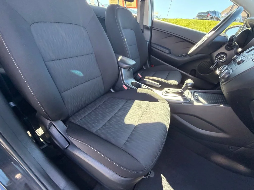 Used 2016 Black Kia LX image 31