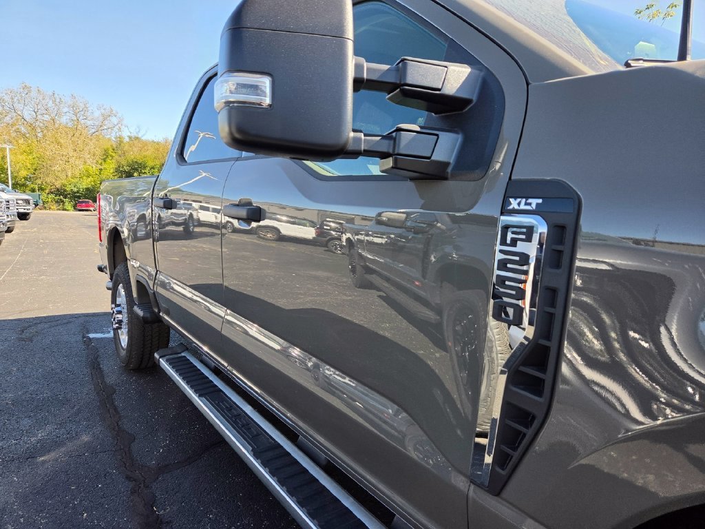 New 2027 Marsh Gray Metallic Ford F-250® XLT image 23