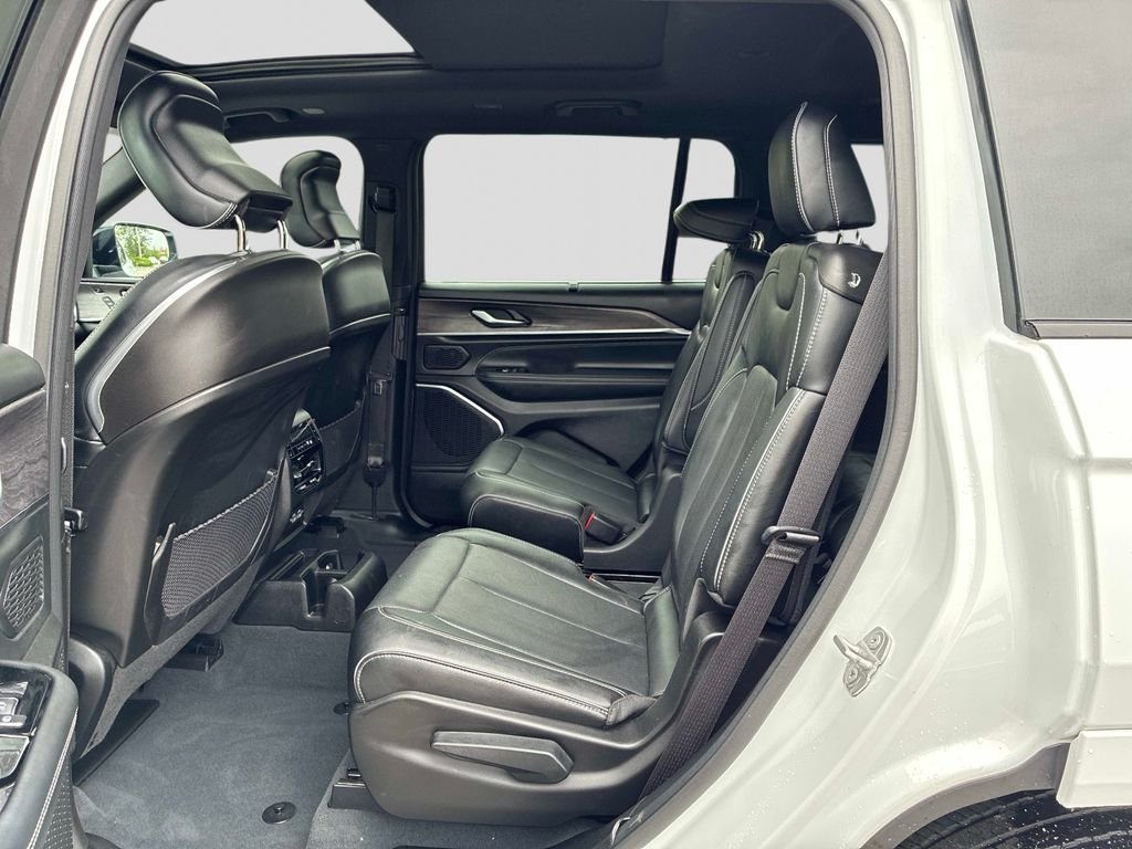 Used 2023 White Jeep Overland image 16