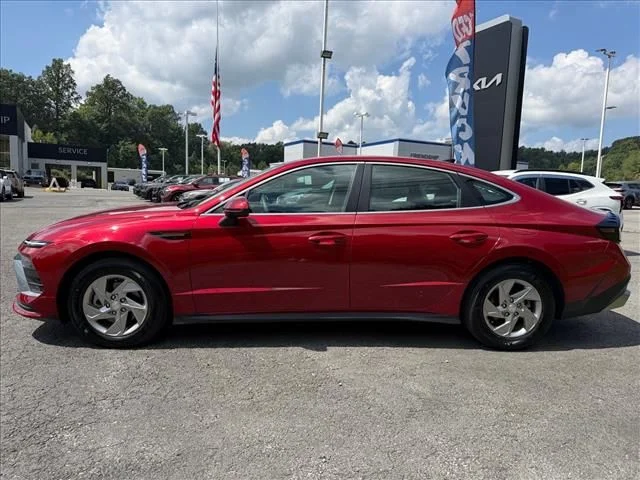 Used 2026 Red Hyundai SE image 4