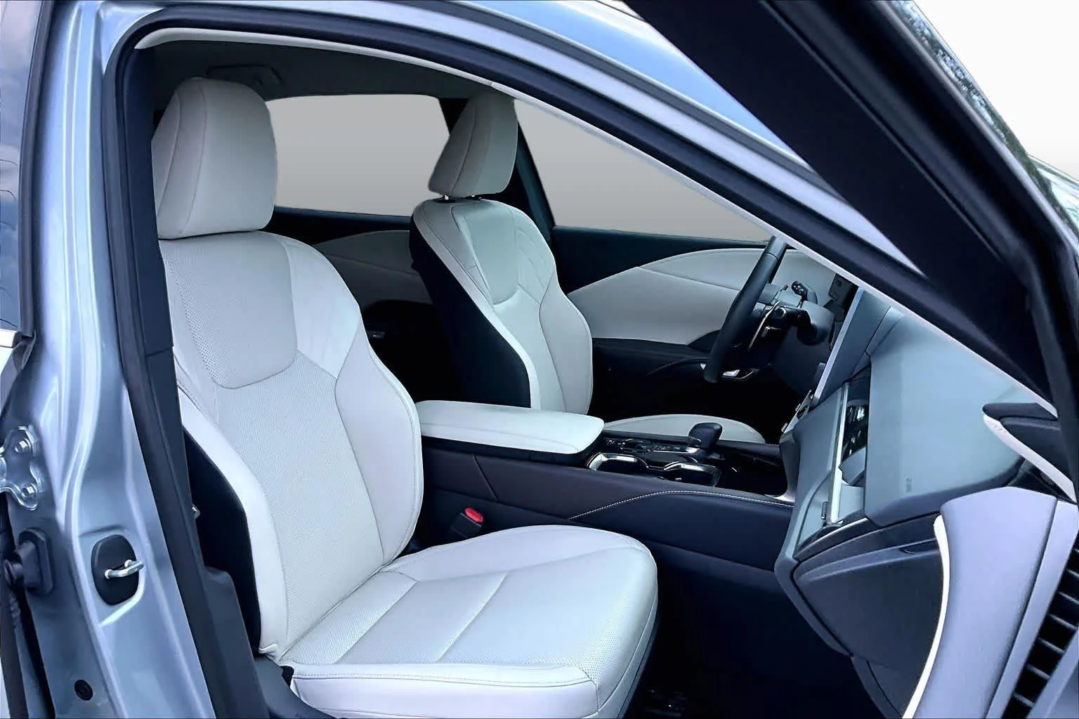 Used 2024 Iridium Lexus  image 9