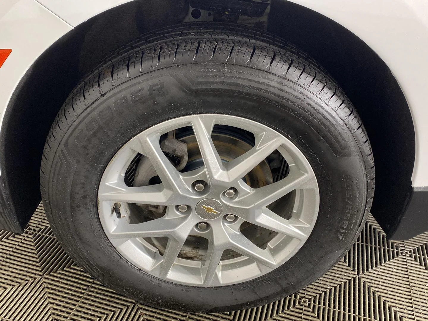 Used 2024 Summit White Chevrolet LS image 25