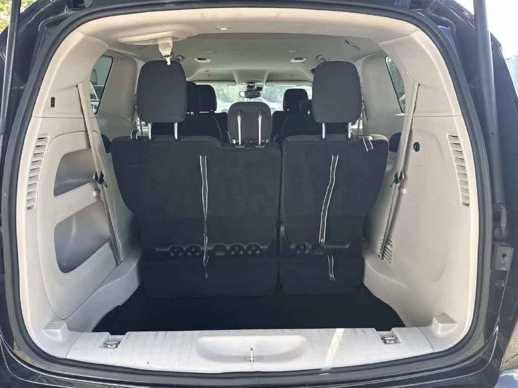 Used 2023 Black Chrysler LX image 14