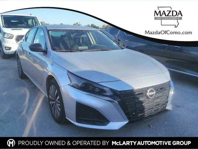 Used 2024 Silver Nissan 2.5 SV image 1