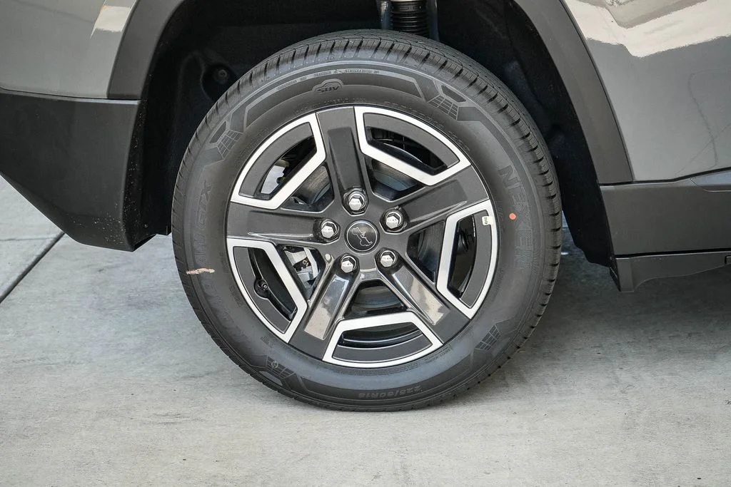 New 2026 Sting-Gray Clearcoat Jeep Limited image 12