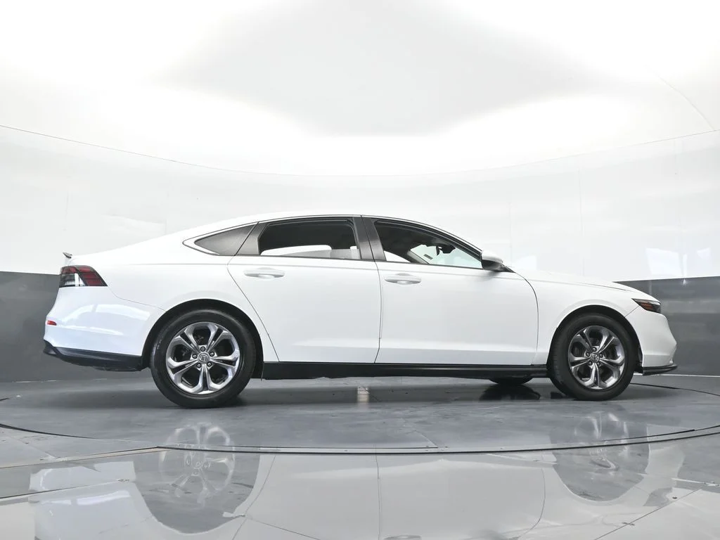 Used 2024 White Honda EX image 59
