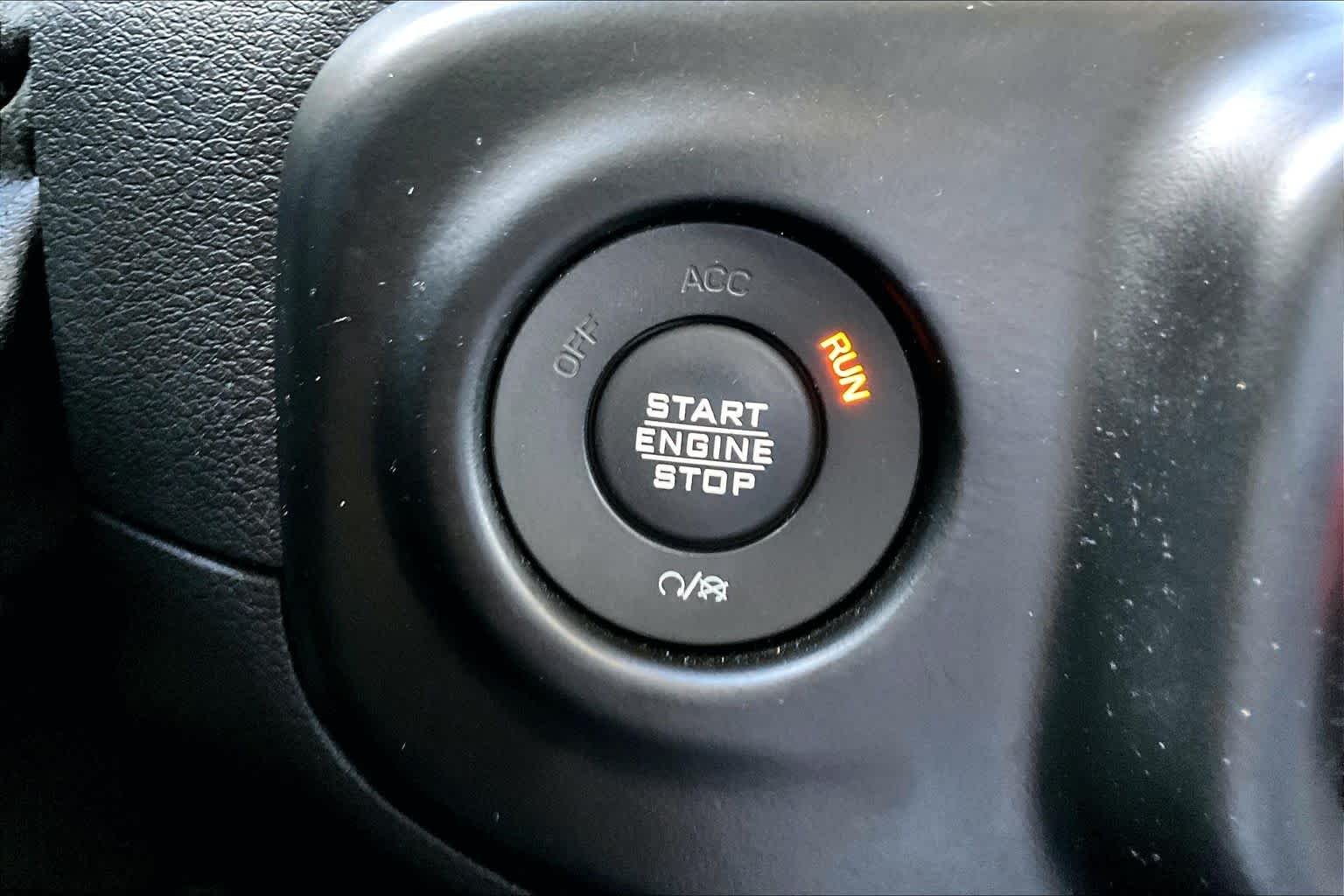 Used 2020 Bright White Clearcoat Jeep Rubicon image 30