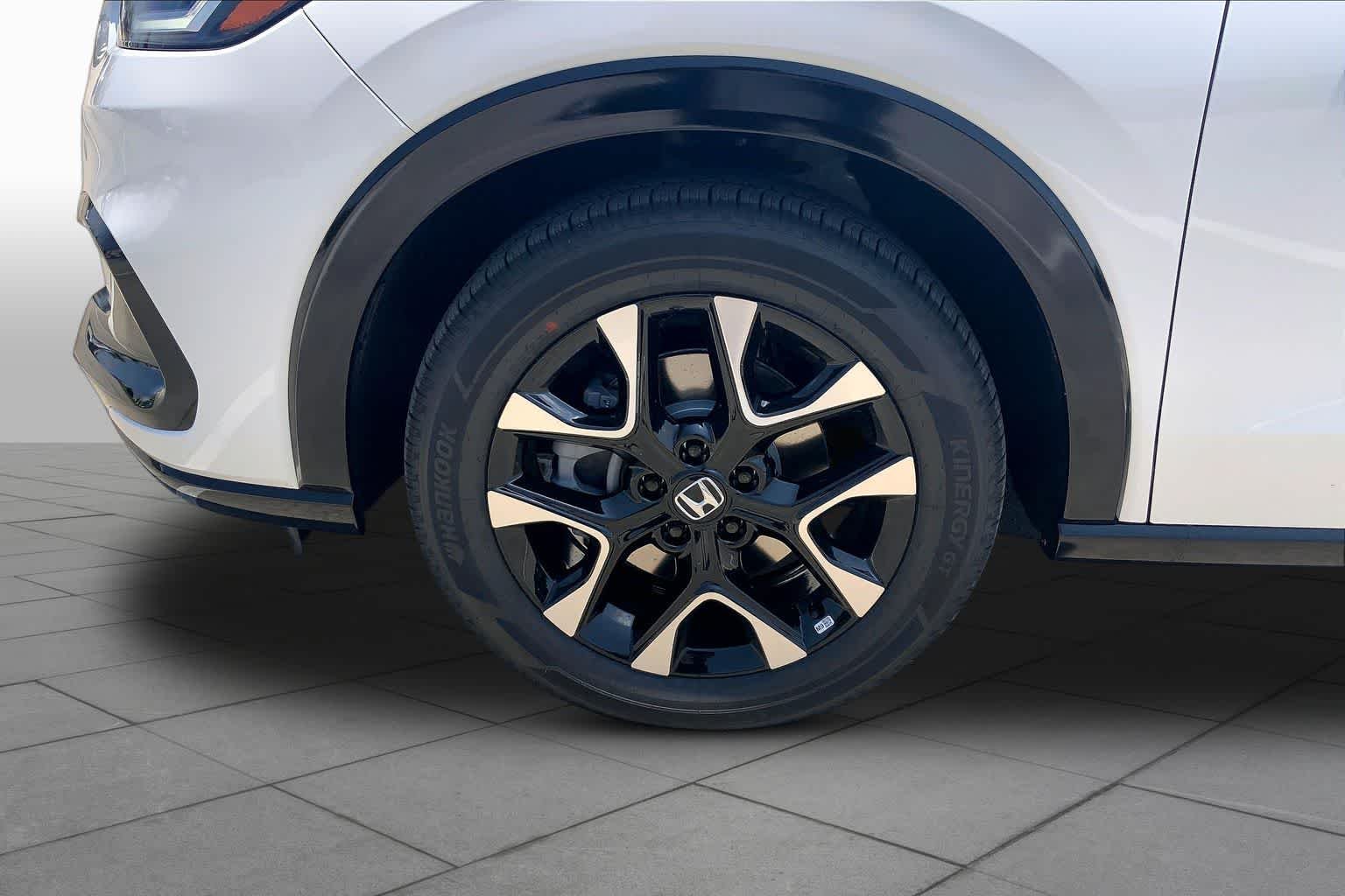 New 2027 Platinum White Pearl Honda EX-L 2WD image 12