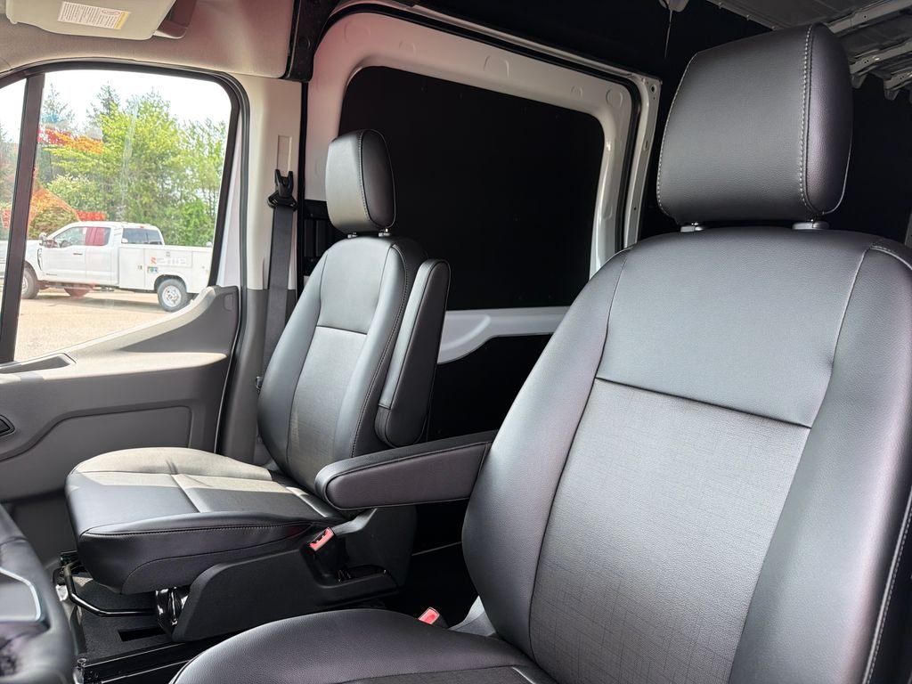 New 2026 Oxford White Ford Cargo Van image 26