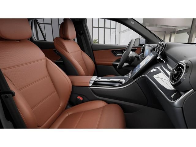 New 2026 Polar White Mercedes-Benz GLC 300 image 4