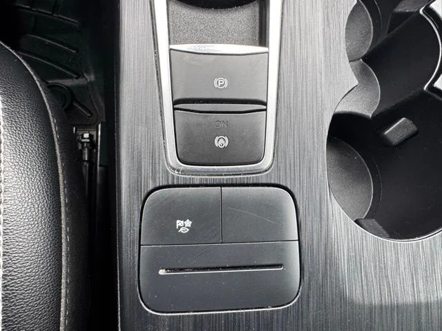 Used 2022  Ford SEL image 26