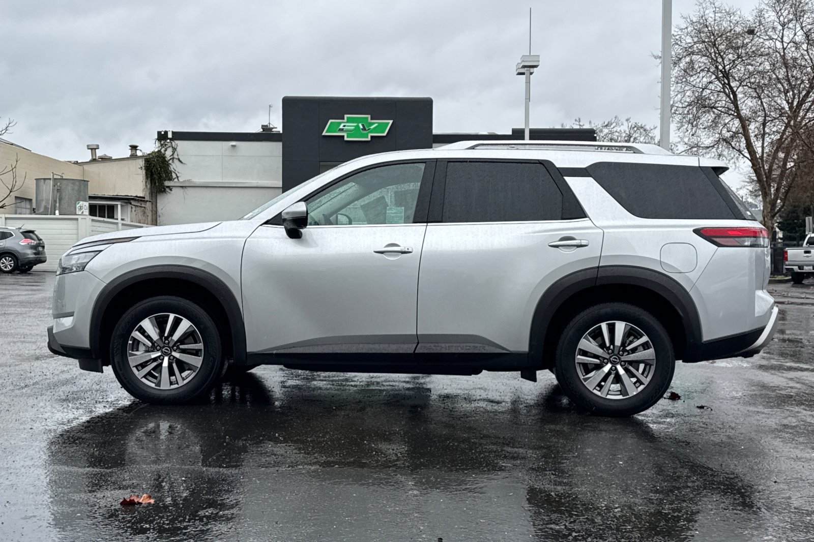 2025 Nissan Pathfinder SL - Photo 66