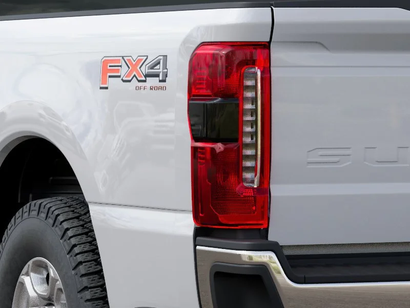 New 2027 Oxford White Ford XLT image 21