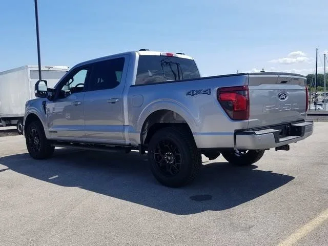 New 2026 Iconic Silver Metallic Ford XLT image 7