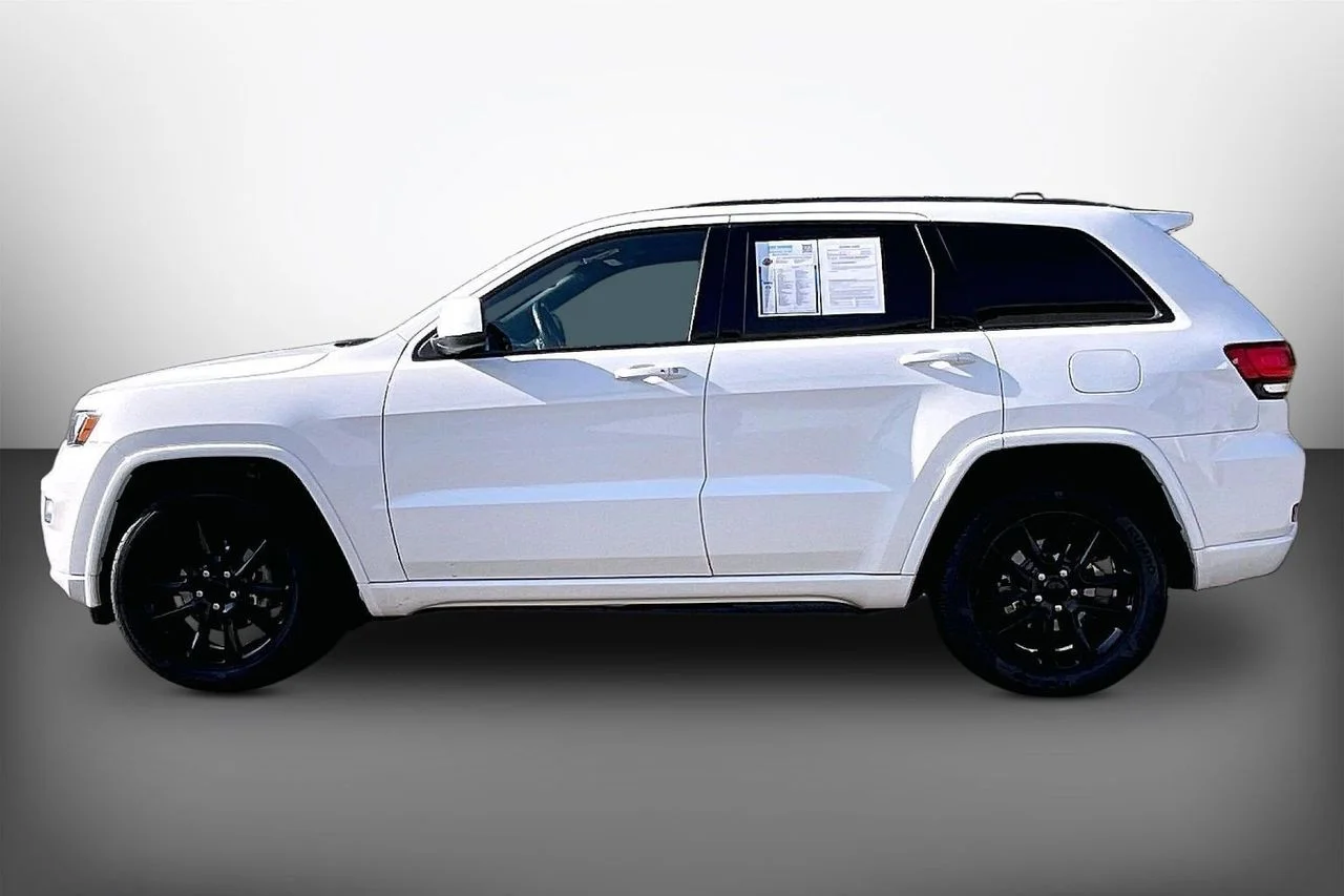 Used 2017 White Jeep Altitude image 5