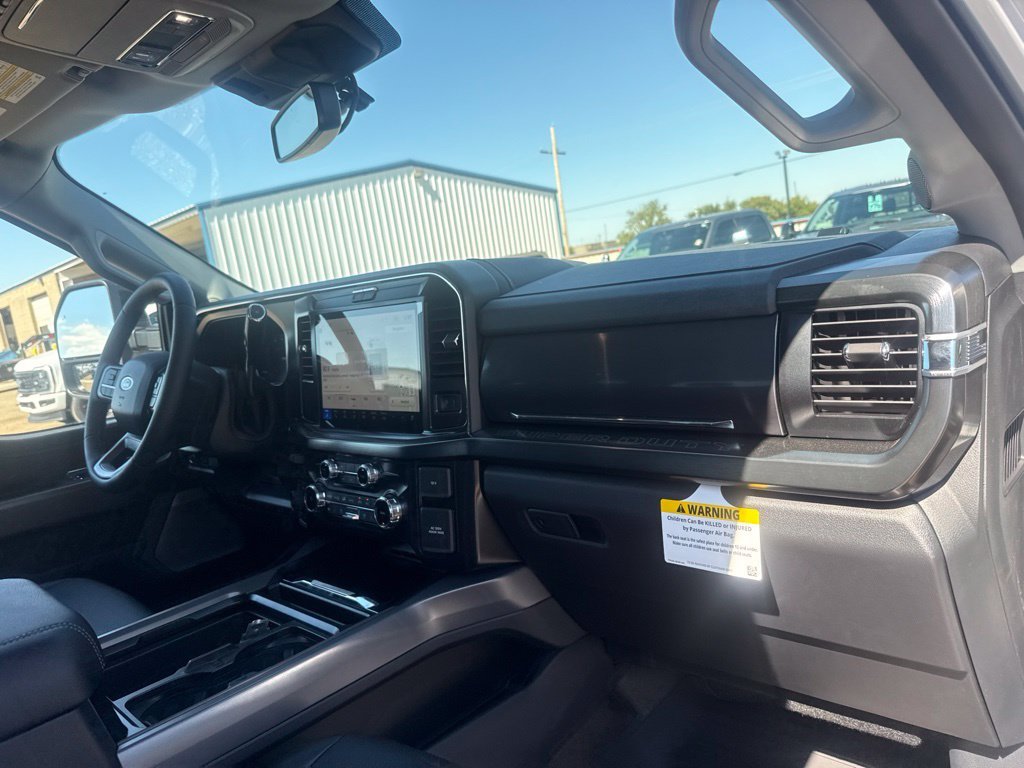 New 2026 Oxford White Ford Lariat image 39