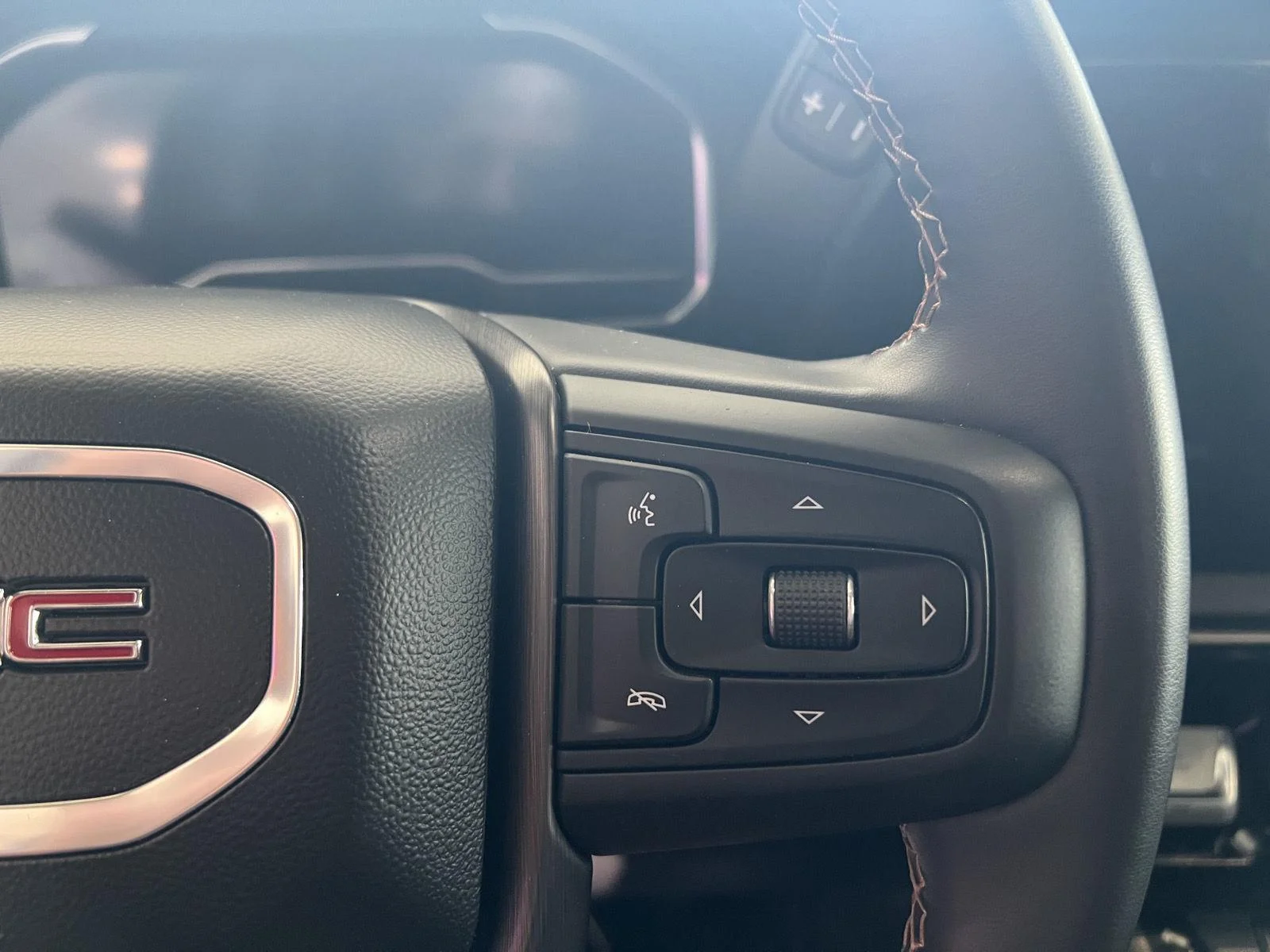 Used 2025 Onyx Black GMC AT4 image 23