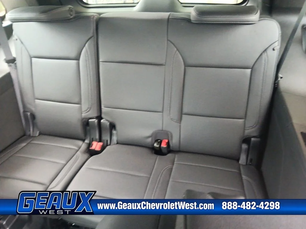 Used 2024 Gray Chevrolet Z71 image 25