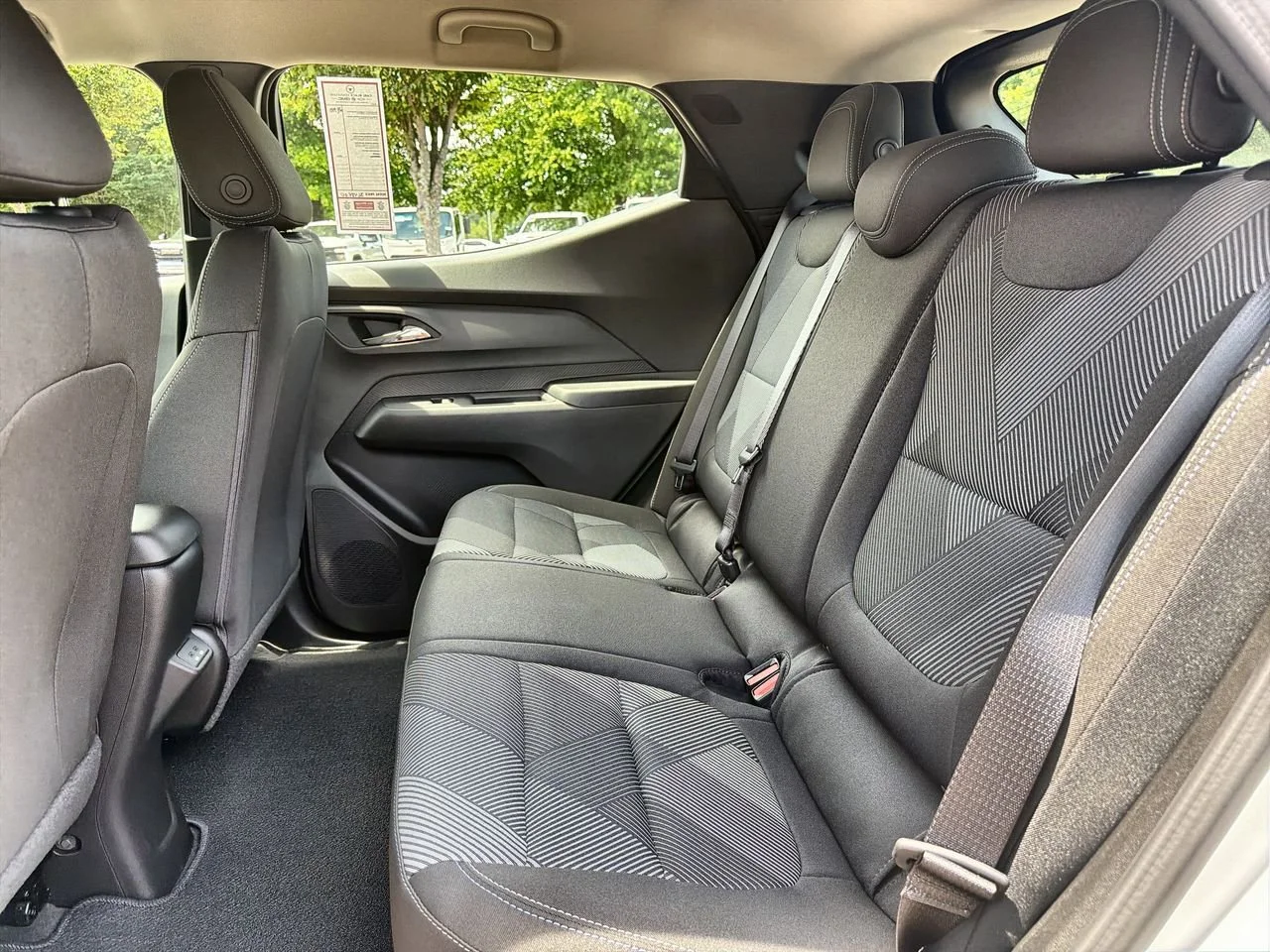 New 2027 Summit White Chevrolet LT image 20