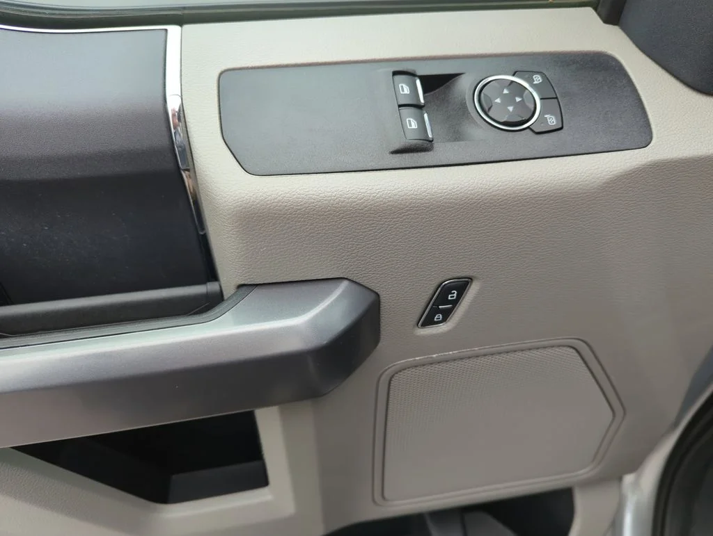 Used 2022 Silver Ford XLT image 18