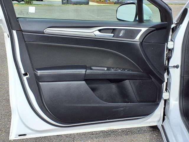 Used 2019 White Ford  image 27