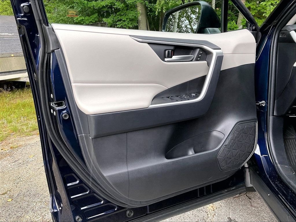 Used 2025 Blueprint Toyota XLE Premium image 9