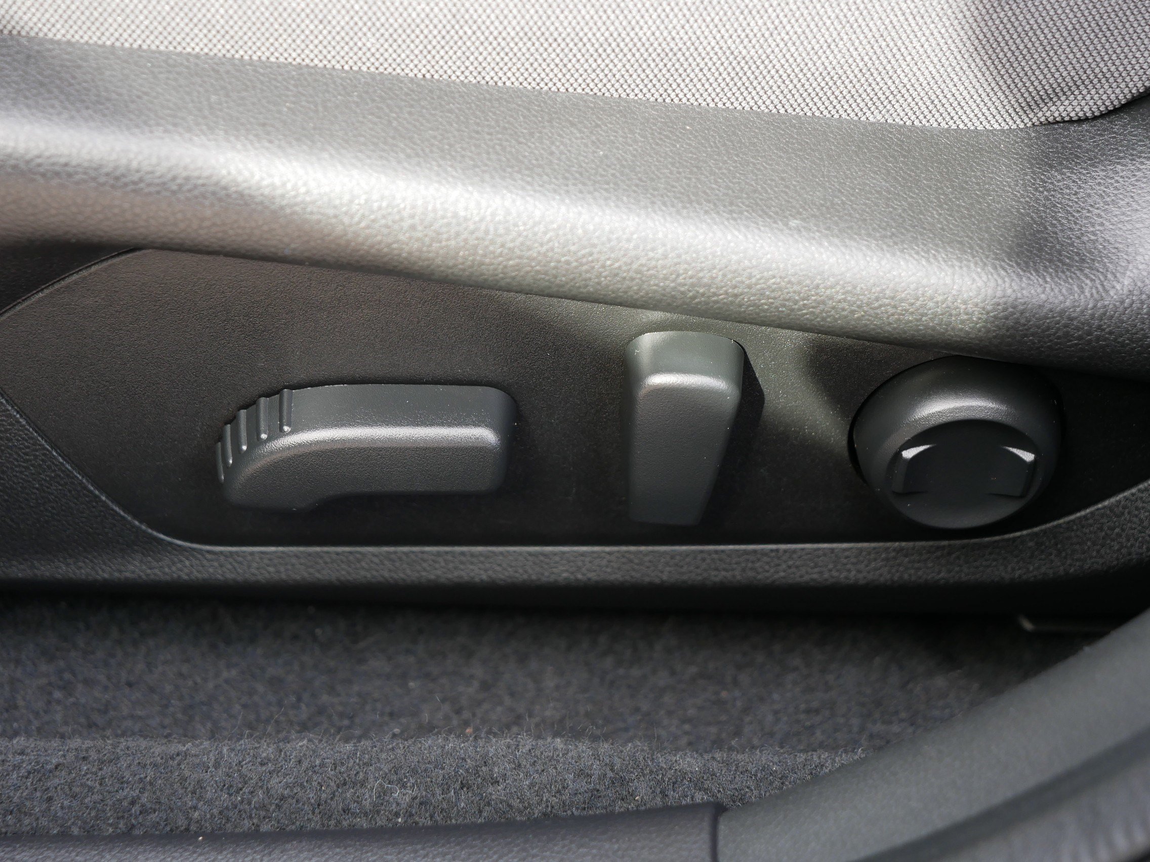 Certified Used 2025 Sapphire Blue Pearl Subaru Premium image 20