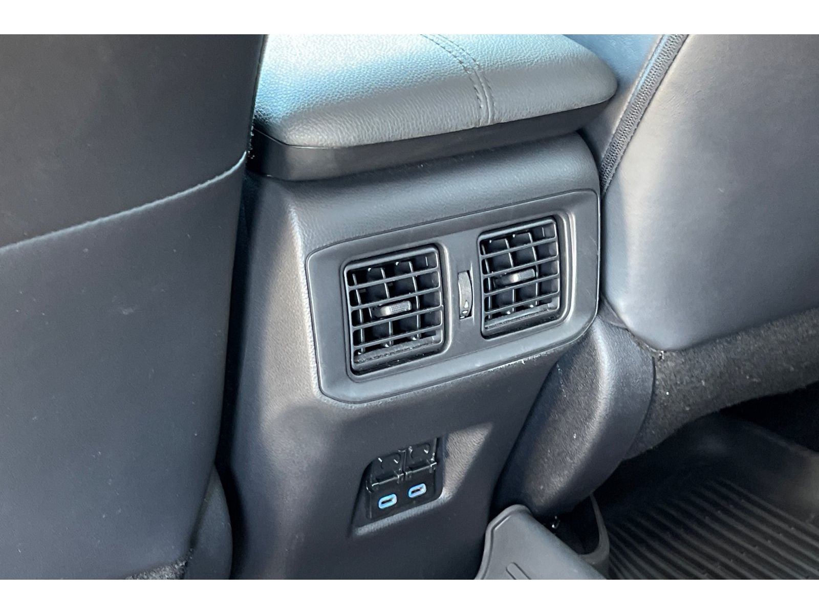 Used 2022 Lunar Rock Toyota XLE Premium image 41