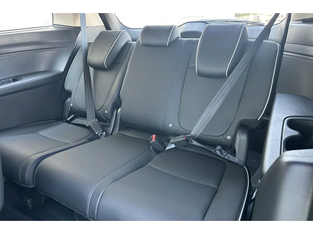 New 2026 Sonic Gray Pearl Honda Touring image 17