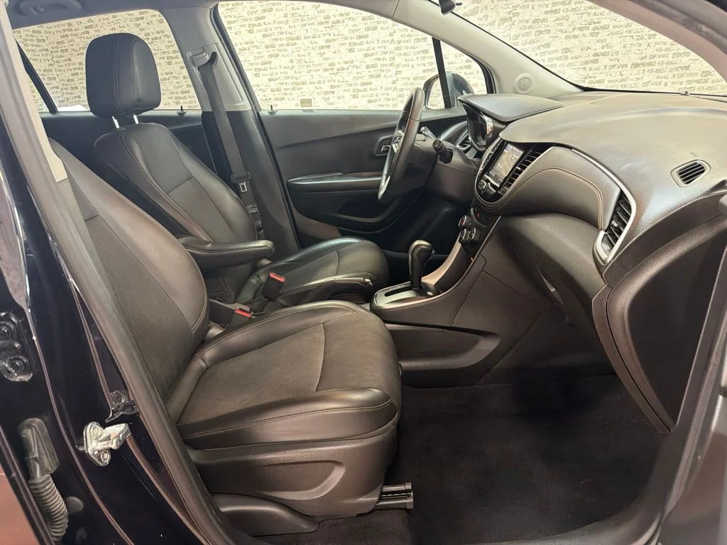 Used 2022 Blue Chevrolet LT image 11