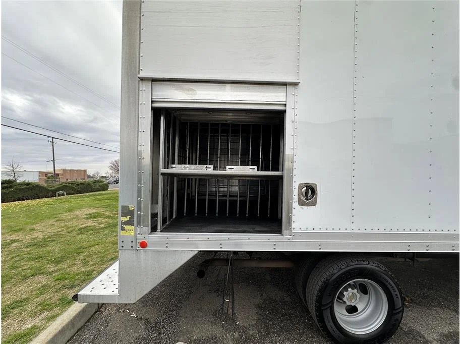 Used 2015 Summit White Chevrolet Cutaway Van 2D image 24