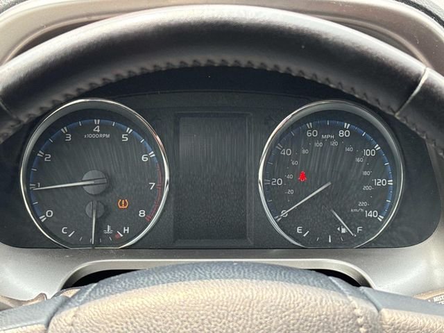 Used 2016 White Toyota XLE image 25