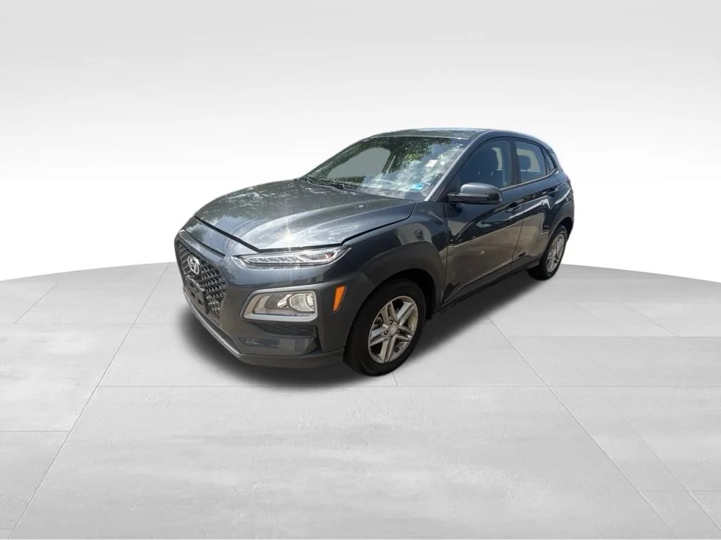Used 2020 Gray Hyundai SE image 2