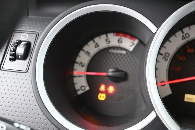 Used 2013 Black Toyota Base image 19