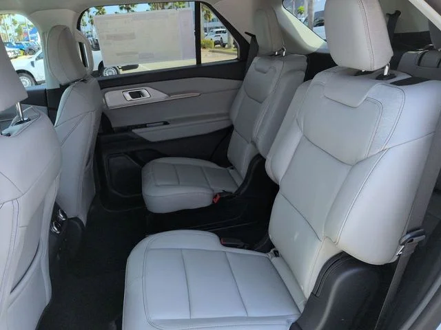 New 2026 Star White Metallic Tri-Coat Ford Active image 14