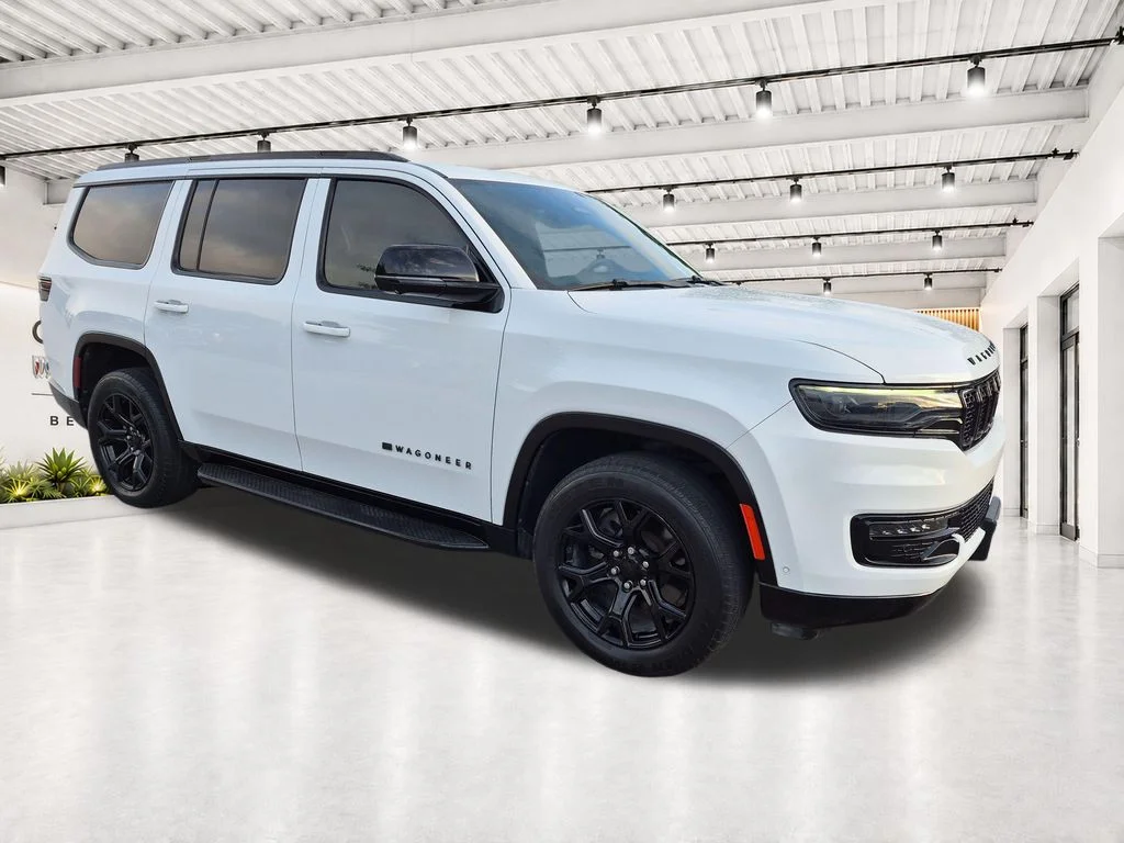 Used 2023 White Jeep Base image 1